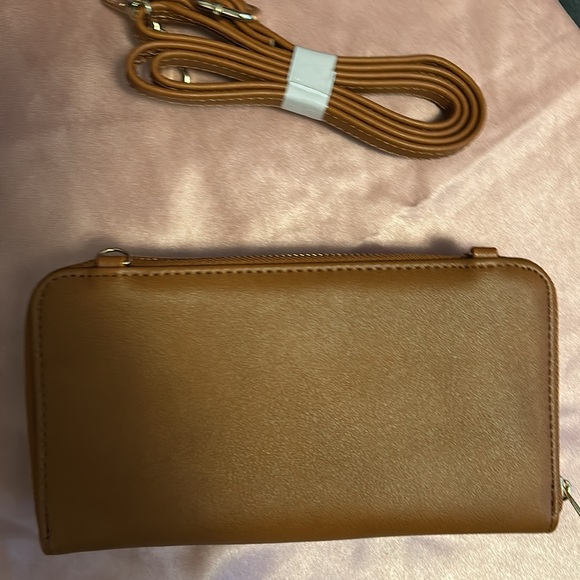 New with tags Kylima RFID crossbody purse - Picture 2 of 4